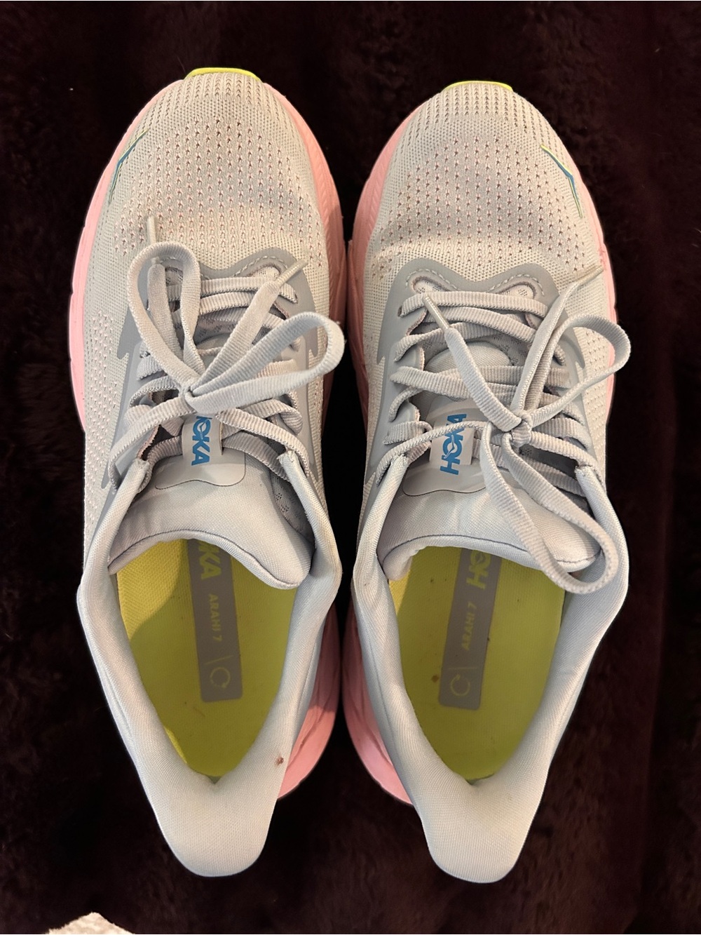 Hoka Arahi 7 running shoes